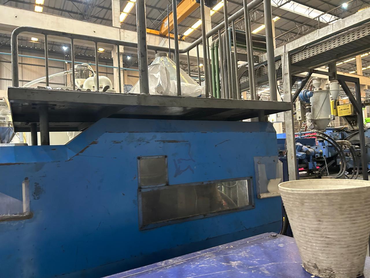 Injetora FCS 1000 ton